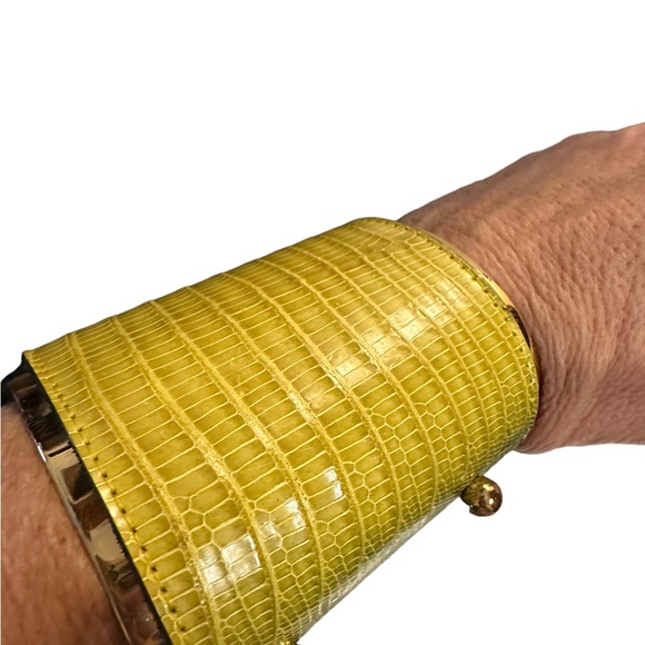 Yves, Saint Laurent Ombre Chartruese Cuff bracelet - Picture 4 of 10